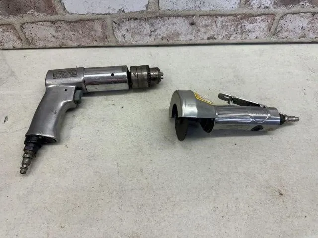 (2 PCS) PNEUMATIC AIR TOOLS: A PISTOL GRIP DRILL A