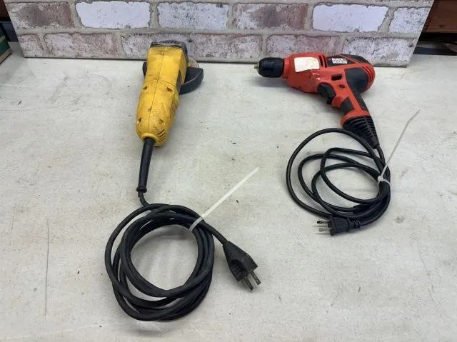 (2 PCS) BLACK & DECKER 5.2 AMP CORDED DRILL (DR259