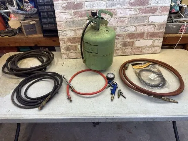 GROUP LOT: PORTABLE COMPRESSED AIR TANK, SELECTION