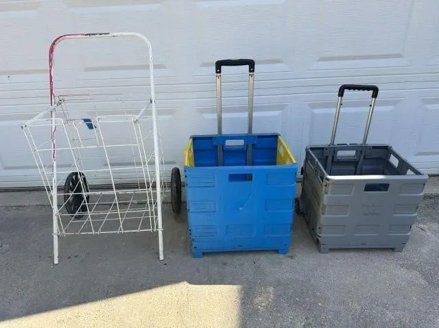 3 PCS: VINTAGE SHOPPING CART & PLASTIC COLLAPSIBLE