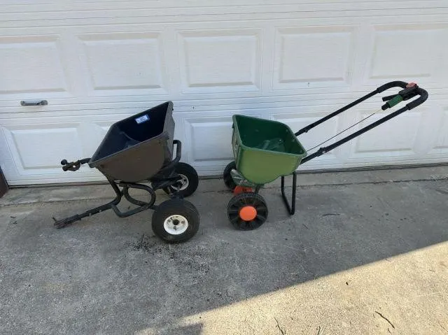 2 PCS: SCOTTS SPEEDY GREEN 3000 ROTARY LAWN