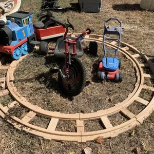 KIDS TOY GROUPING: THOMAS THE TANK ENGINE RIDE-ON