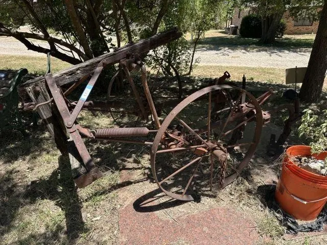 OLD METAL PLOW YARD DECOR ITEM