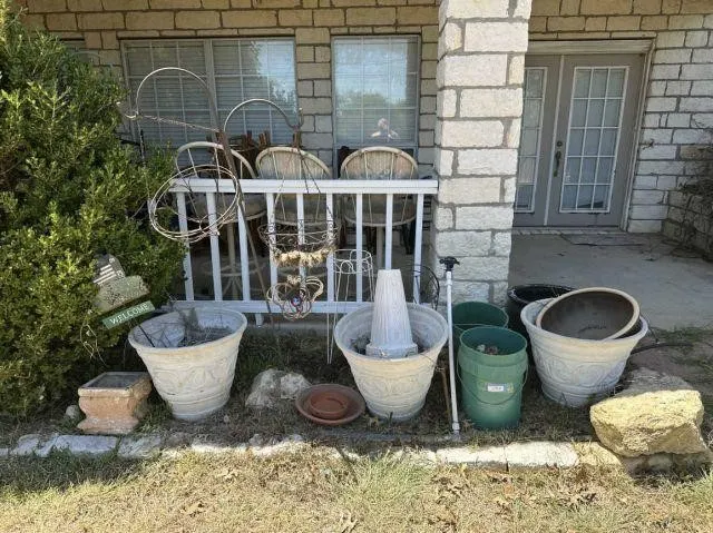 SELECTION OF PLANTERS & SHEPHERDS HOOKS