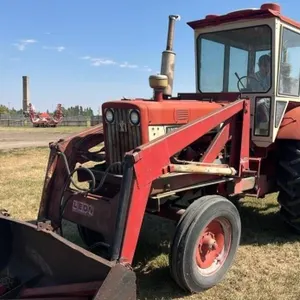 IHC Model 706 Diesel Tractor w/Leon FEL, 6ft