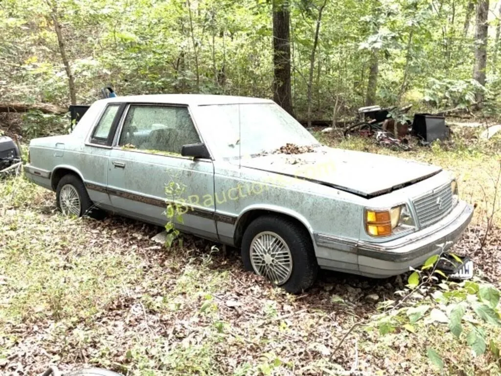 PLYMOUTH RELIANT - AS-IS.