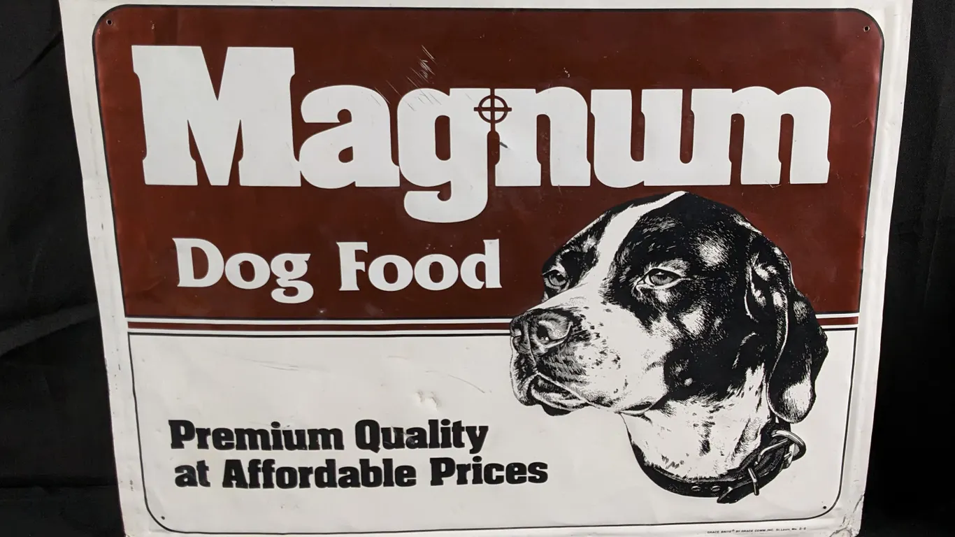 EMBOSSED ALUMINUM SIGN MAGNUM DOG FOOD