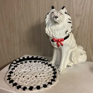Vintage Chalkware Dog Figurine & 2 Handmade Crochet Hot Pads