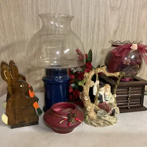 Vintage Hurricane Lamp, Figurines & Decorative Home Décor