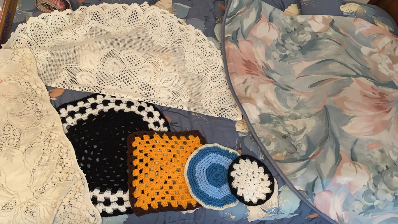 Vintage Lace Linens, Crochet Pot Holders & Floral Fabric