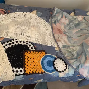 Vintage Lace Linens, Crochet Pot Holders & Floral Fabric