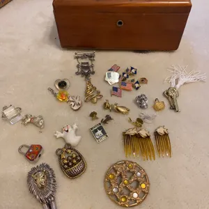 Vintage Cedar Keepsake Box with Assorted Pins, Brooches & Accessories