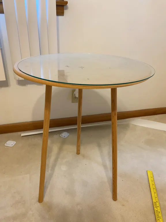 Round Glass-Top Accent / Side Table