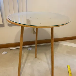 Round Glass-Top Accent / Side Table