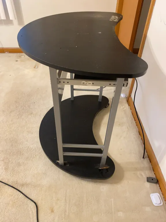 Modern Kidney-Shaped Computer Desk / Workstation