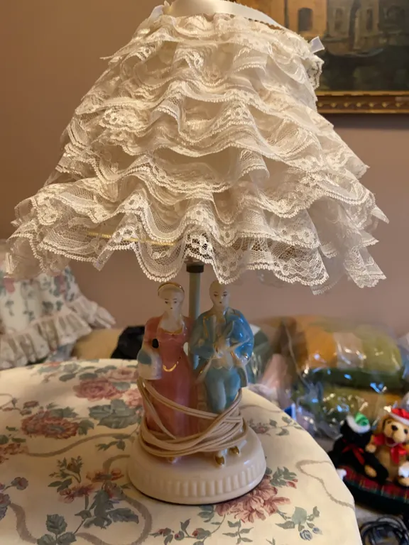 Vintage Victorian-Style Courting Couple Porcelain Boudoir Lamp