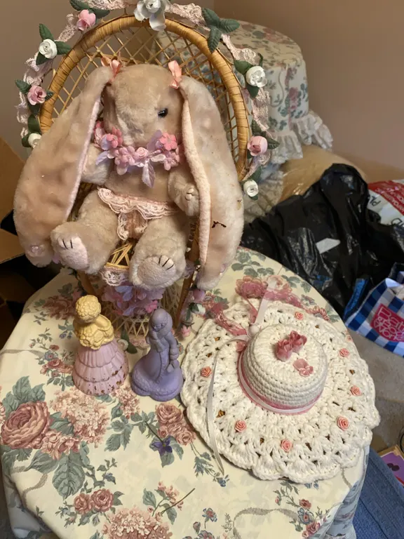 Vintage Avon Figural Perfume Bottles & Shabby Chic Bunny Décor