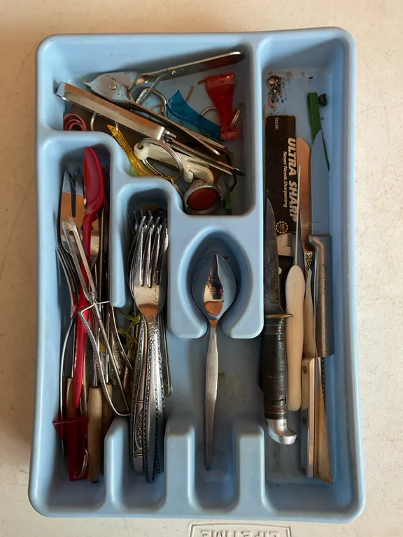Assorted Flatware, Kitchen Gadgets, Knives & Cutlery Tray