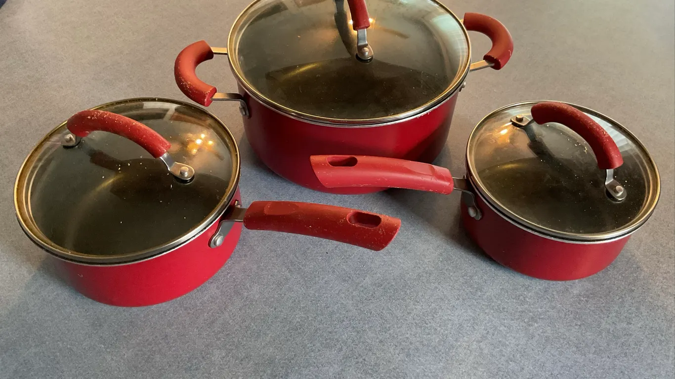 The Pioneer Woman Red Vintage Speckle Non-Stick Cookware Set