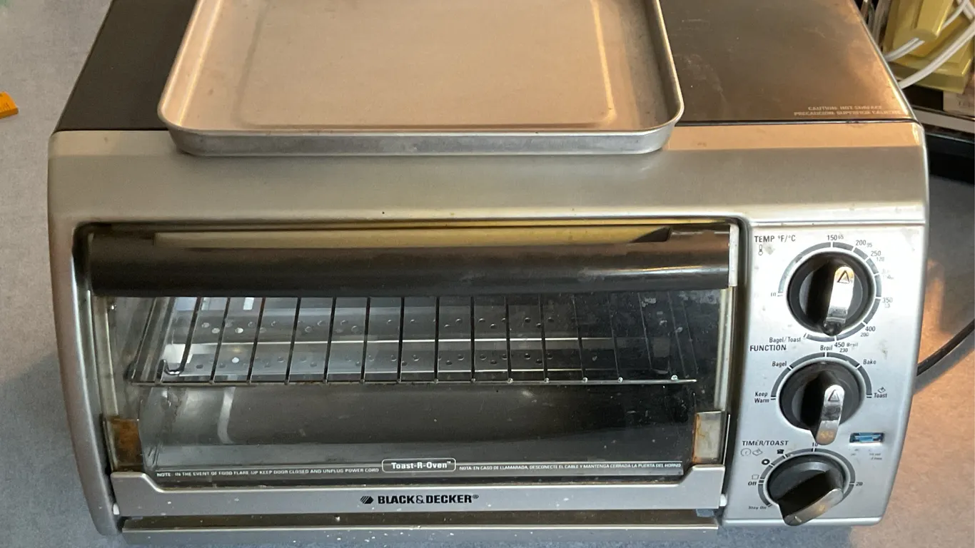 Black & Decker Toast-R-Oven Countertop Toaster Oven
