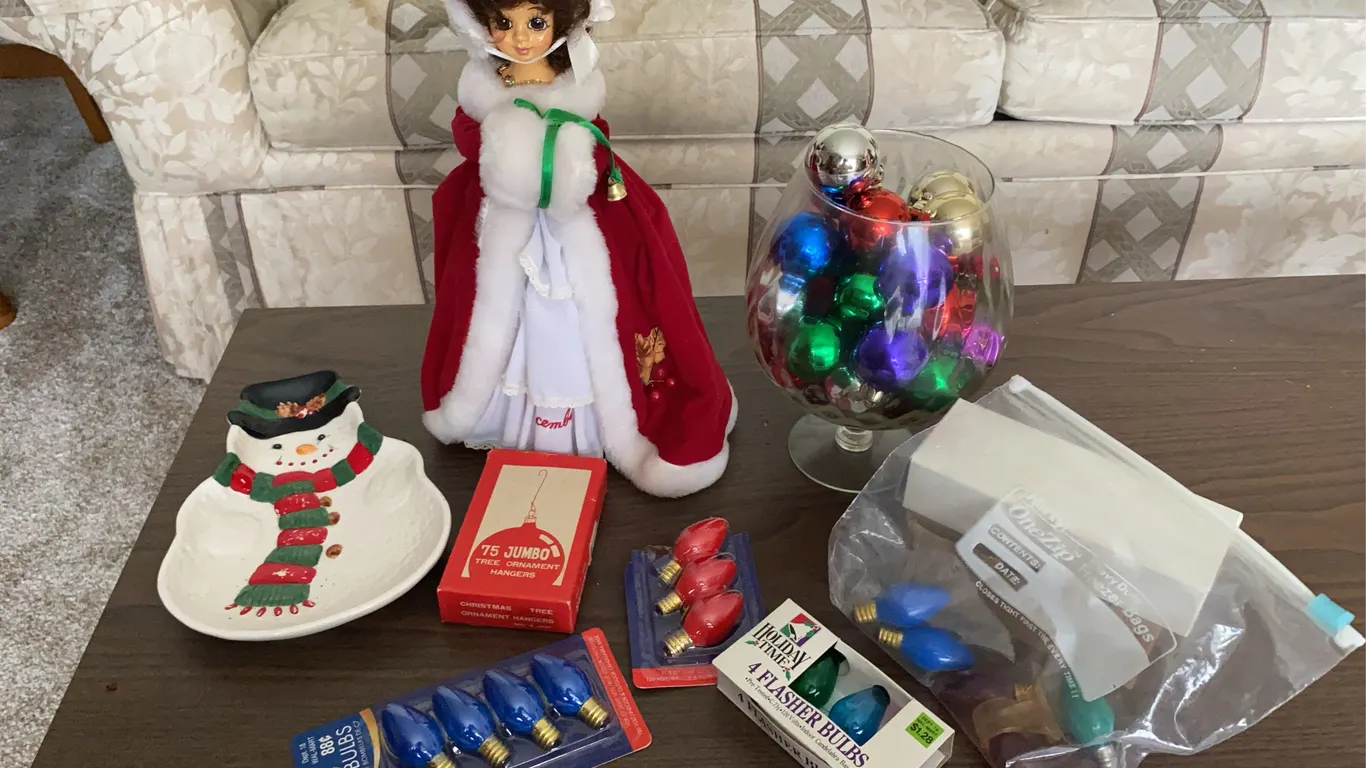 Christmas Décor, Vintage Ornament Hangers & Replacement Bulbs