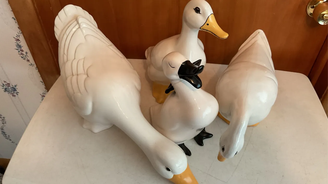 Ceramic Duck & Goose Figurine Collection – 4 Pieces