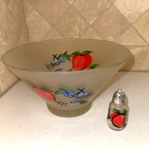 Large mid-century Hazel Atlas bowl, etc. – fruit