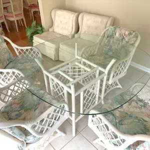 Patio/sun room table + chairs