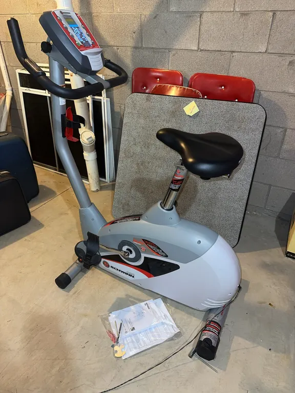 Schwinn 140 exercise bike