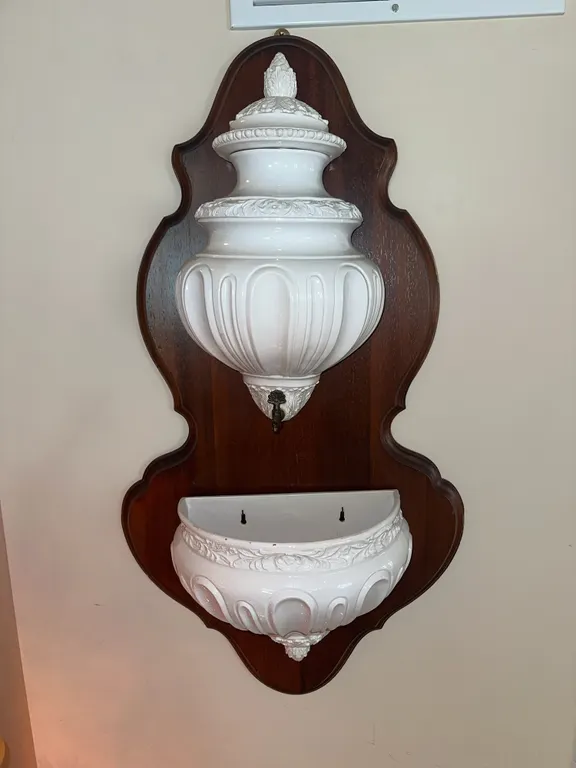 Wall hung fountain and basin