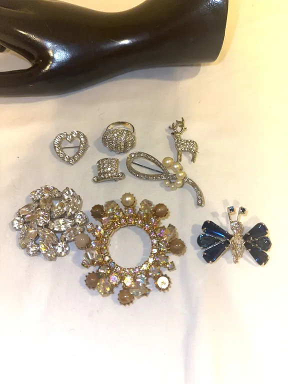 Vintage brooches/PINS etc.