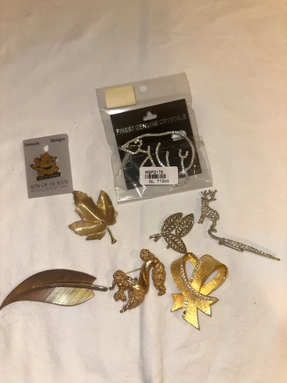 Vintage BROOCHES and pins