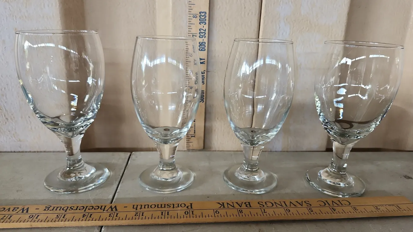 4 Matching Heavy Clear Stemware Glasses