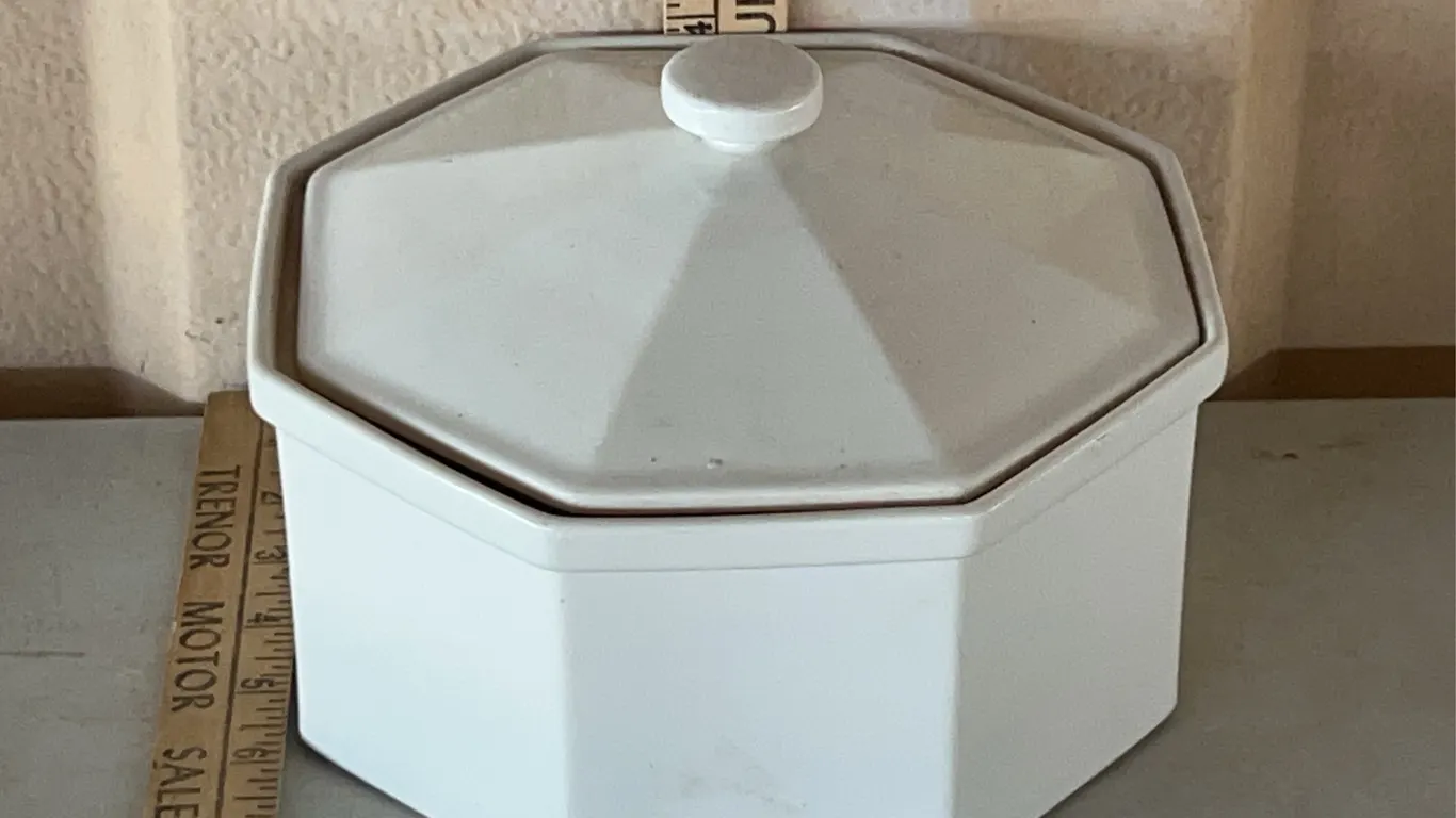 Vintage Carbone Canister 8.25"X8.25"X5.25"