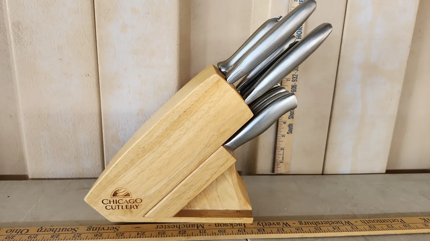 Chicago Cutlery Knife Set W/Wood Block, 1 Nonmatching Knife-Ever Edge