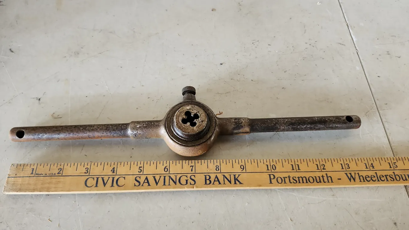 Vintage Round Die Socket Handle & Little Giant 1.25"-20 Die