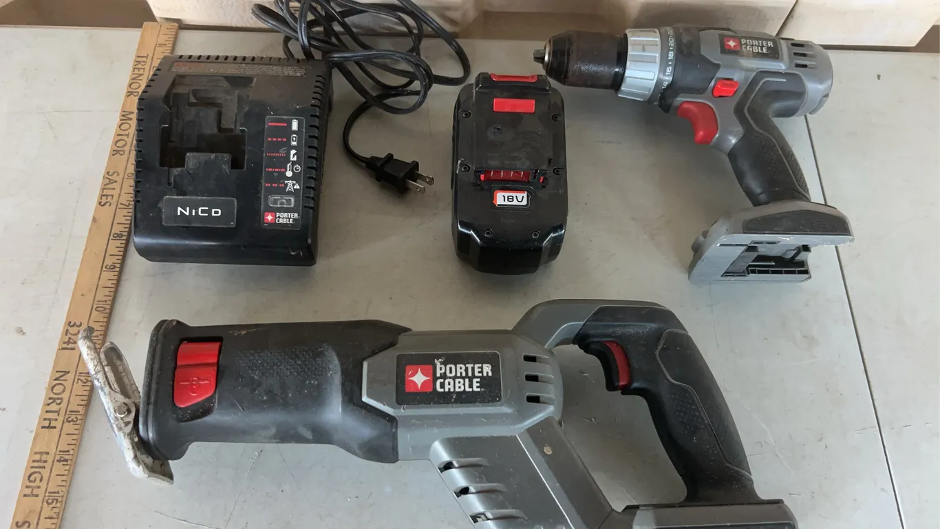 Porter Cable Sawzall, Drill, 1 Battery, 1 Charger, Not Tested/Battery Need Charged