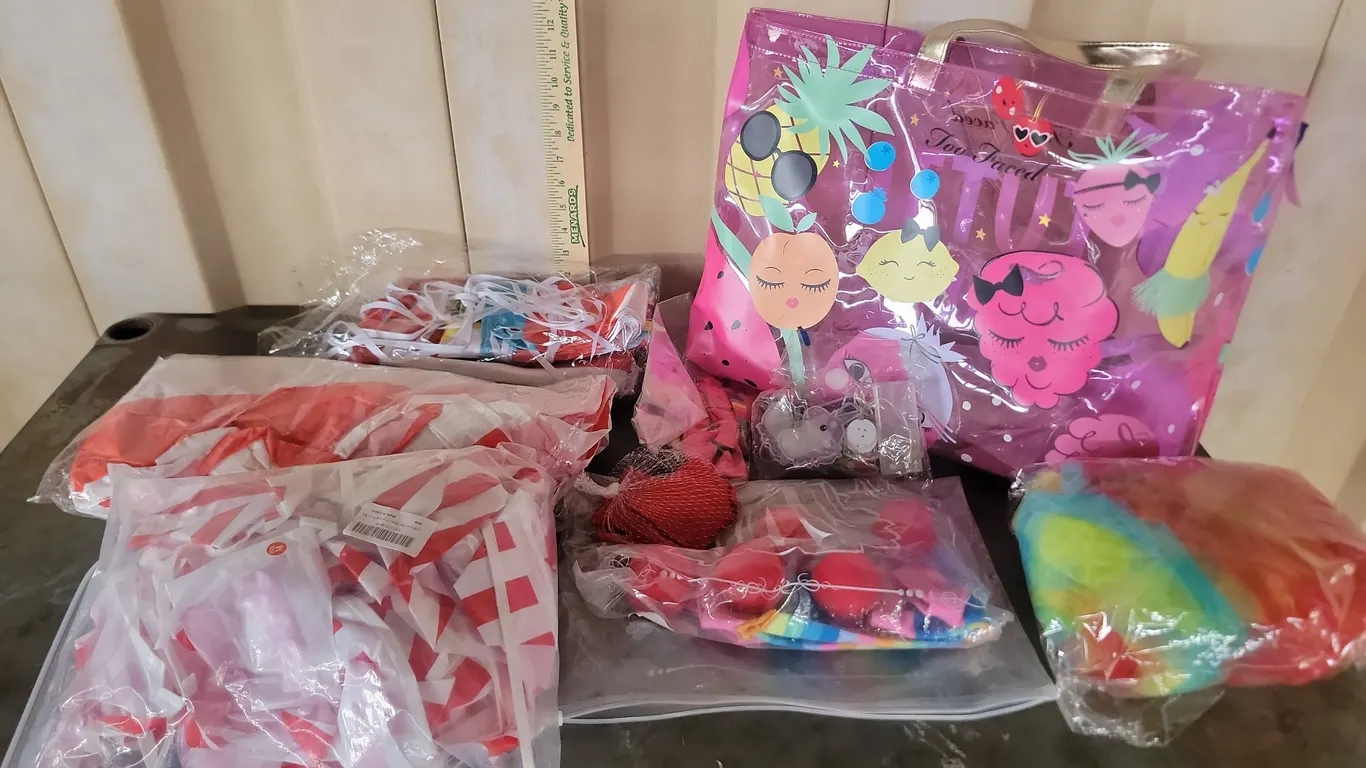 Assorted Circus Party Decor