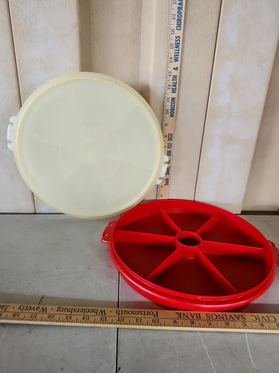 Vintage 1950s Tupperware Tupper Seal Divided Storage Bowls 14"X13"X1.5" & 1 Lid