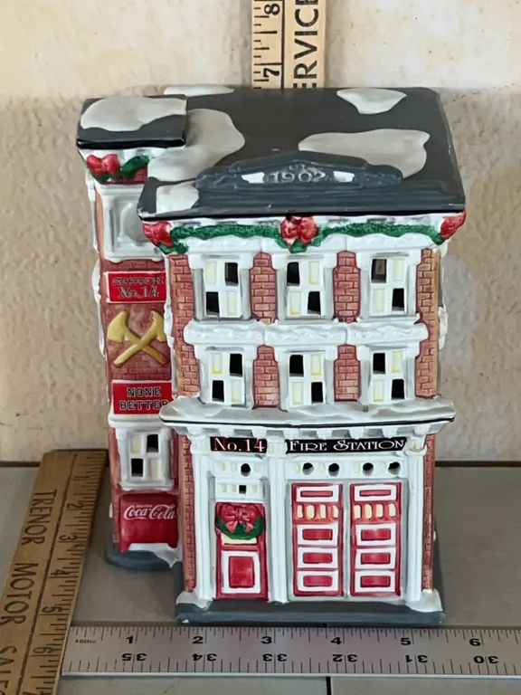 1996 The Coca Cola Co Town Square Collection Village Building