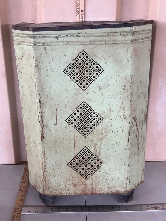 Vintage Metal Hamper 15.75"X9.25"X24"