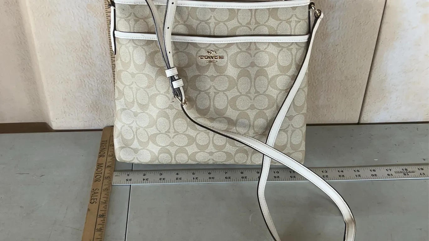 Coach Crossbody/Shoulder Purse, Like New