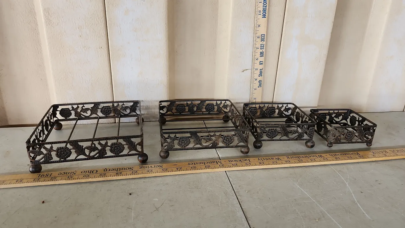 4 Matching Wire Stands