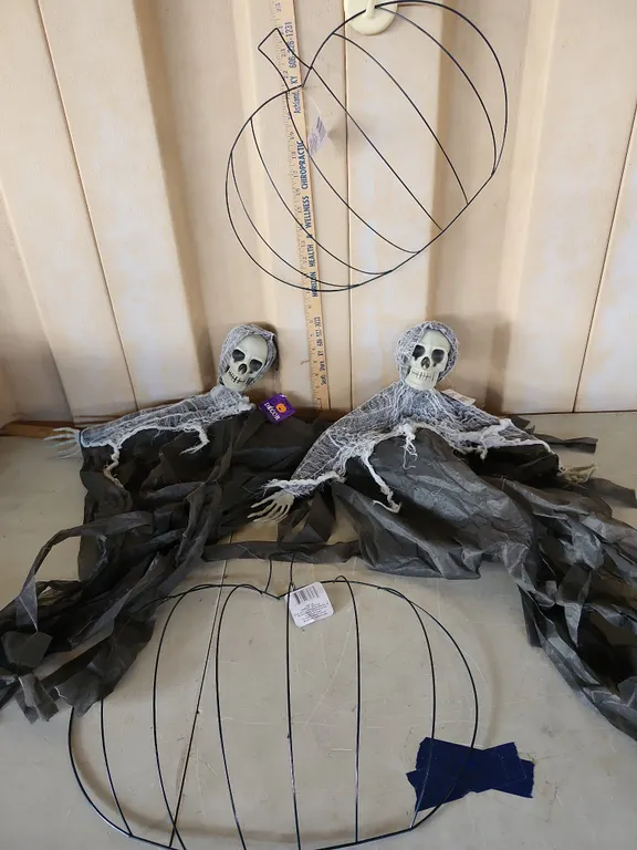 3 Hanging Skeletons & 2 Wire Pumpkin Frames