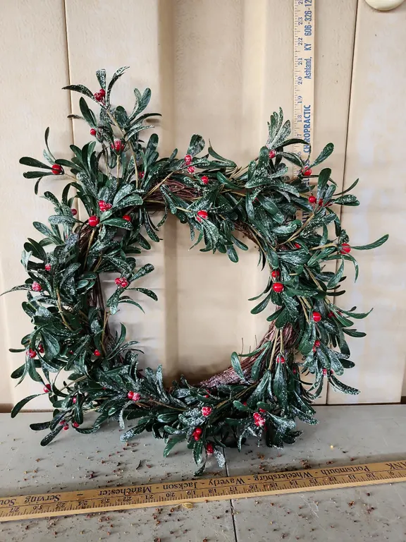 Holly Berry Wreath 19"