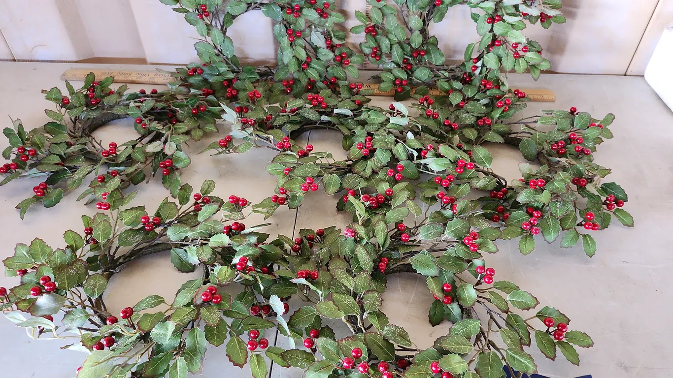 7 Candle Wreaths 13"
