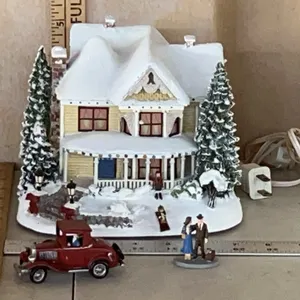 2001 Thomas Kinkade Hawthorne Village "Victorian Homestead" Electric W/Car & Figure