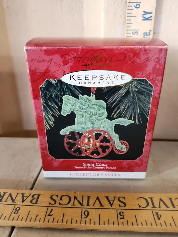 1997 Hallmark Keepsake Santa Claus Turn-Of-The-Century Parade