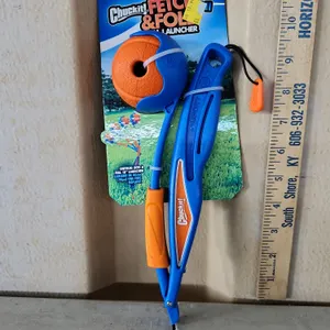 New Chuckit! Fetch & Fold 18M Launcher