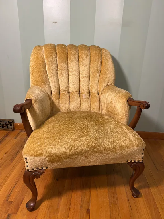 Queen Anne Upholstered Side Chair